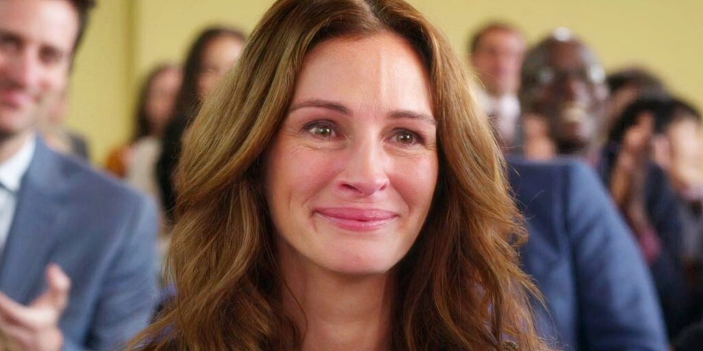 julia-roberts-smiling-with-tears-in-her-eyes-in-wonder-2017.jpg